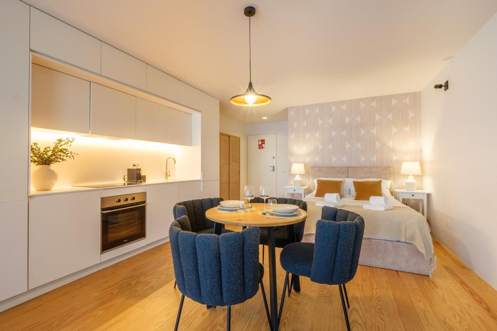 Spacious Loft W. Balcony In The Heart Of The * Oporto