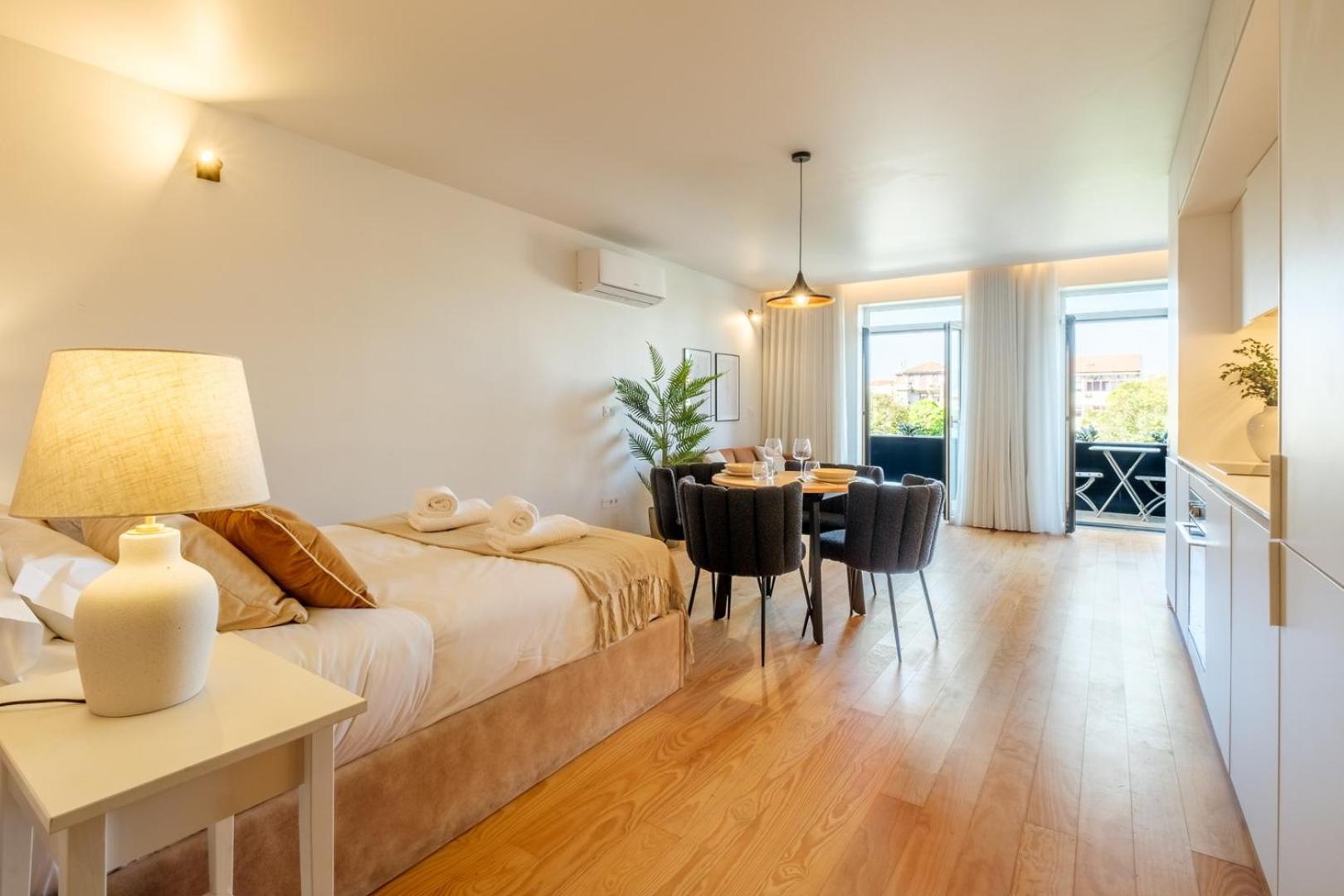 Apartamento Spacious Loft W. Balcony In The Heart Of The
